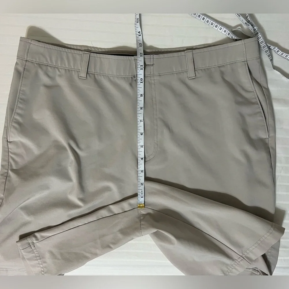 Grand Slam Performance Golf Shorts. Khaki  Size 38  J1